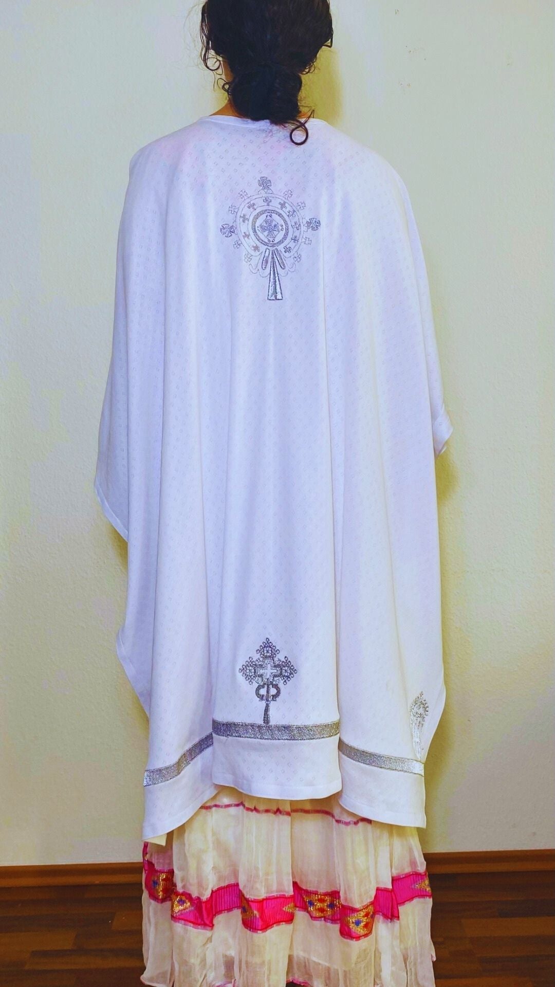 Woven oversized Scarf white/silver or cream/gold