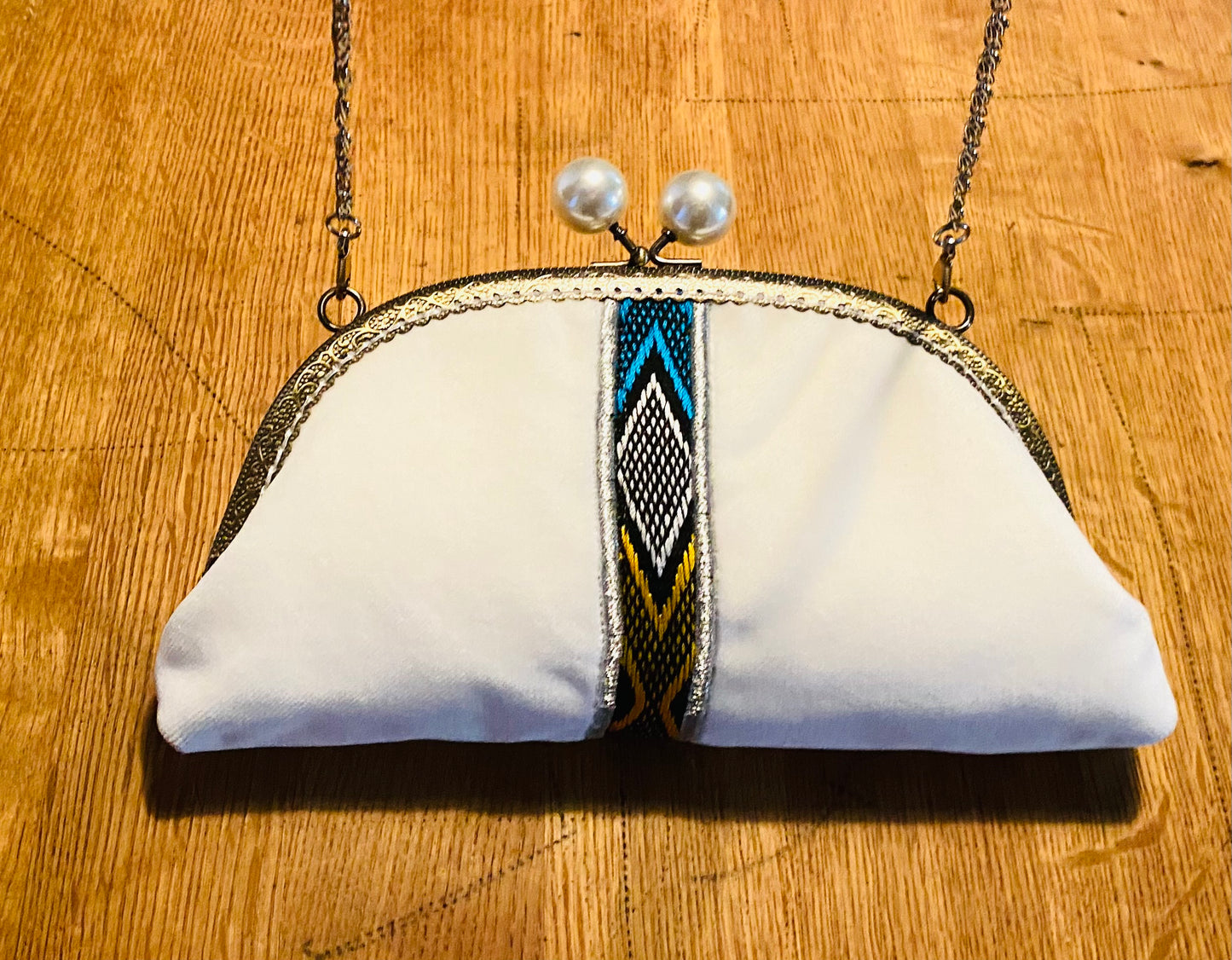 White/Silver clutch bag Pearl handle