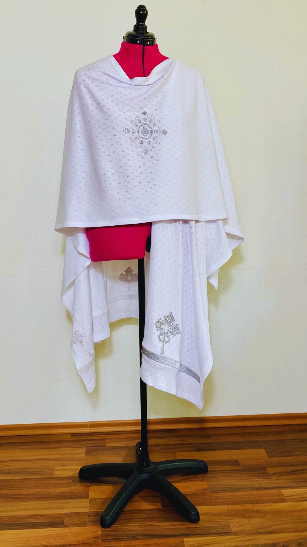 Woven oversized Scarf white/silver or cream/gold