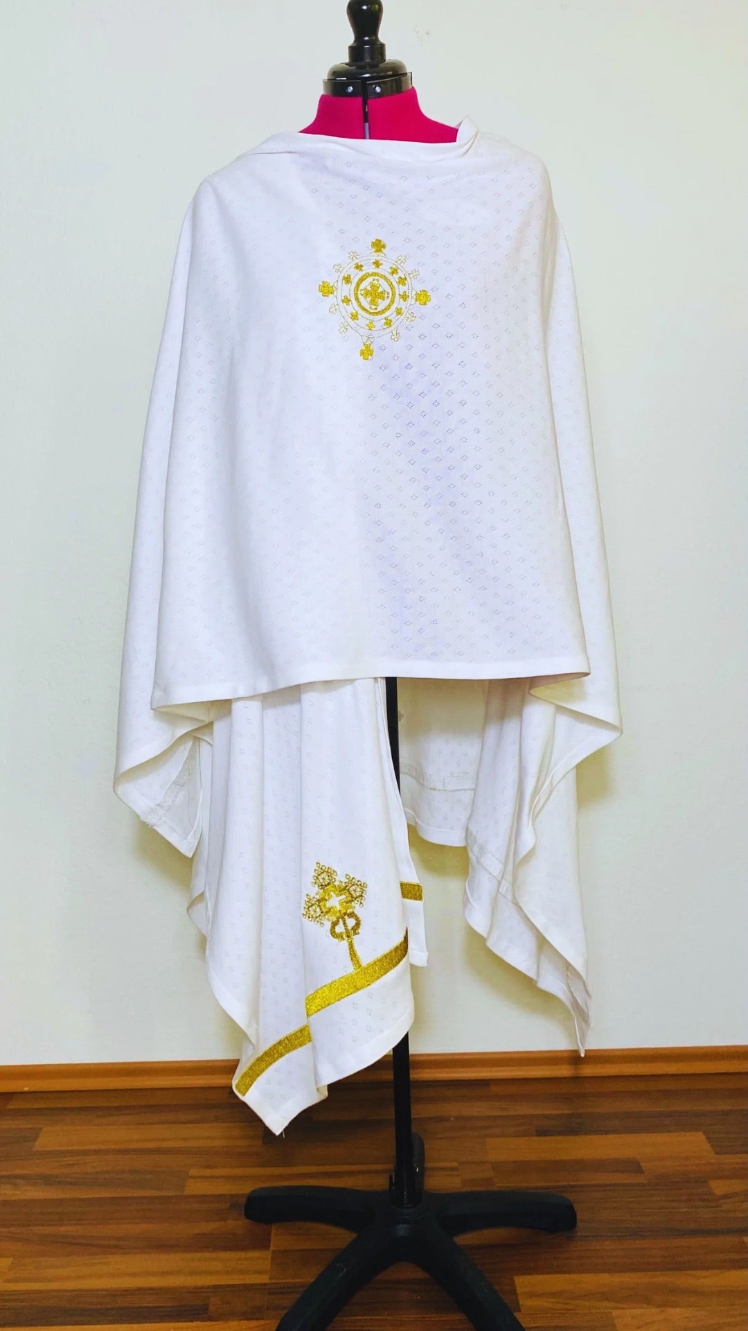 Woven oversized Scarf white/silver or cream/gold